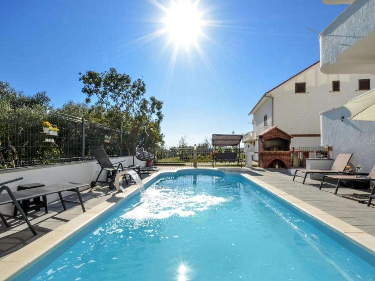 Apartment With Heated Pool And Sea View Trogir Buitenkant foto